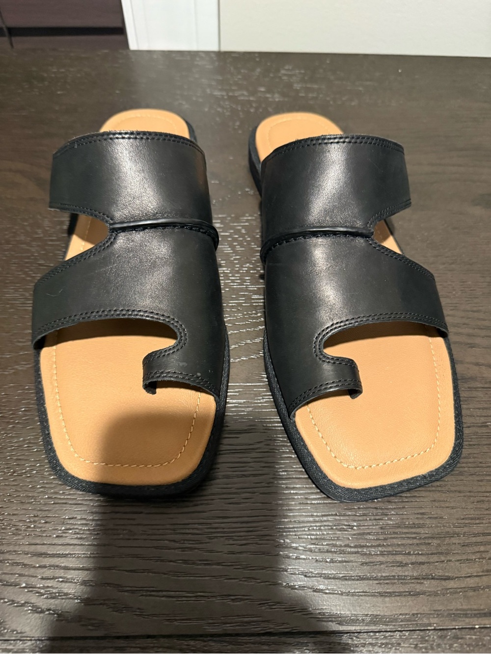 UGG Matira Sandals Size 11 – Black Leather | Casual Slide Sandals | Comfort